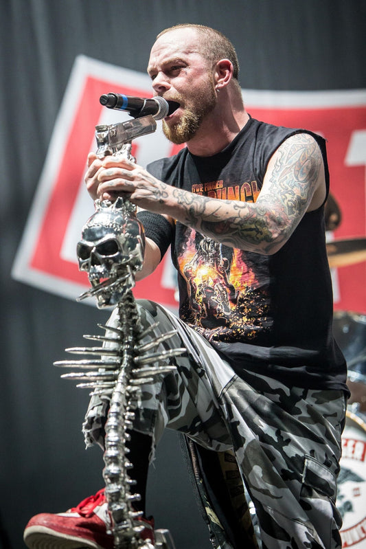 Five Finger Death Punch - Ivan Moody on Stage with Skull Altar, Italy, 2013 Poster (2/2)
