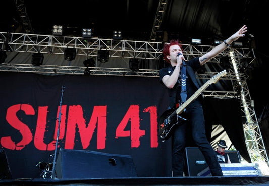 Sum 41 - Deryck Whibley Singing Frontstage with Banner Backdrop, Australia, 2013 Poster (1/2)