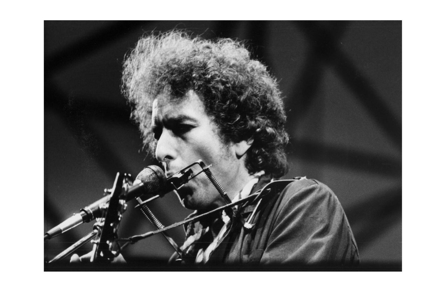 Bob Dylan - Playing the Harmonica, England, 1984 Poster