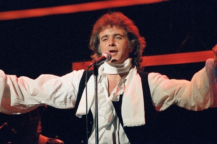 David Essex - Singing On Stage, England, 1984 Poster (3/3)
