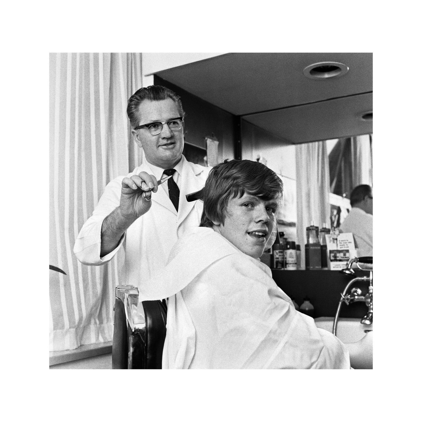 Herman's Hermits - Peter Noone Getting a Haircut, England, 1966 Print