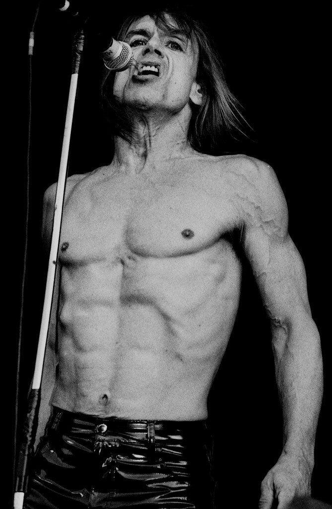 Iggy Pop - Singing Barechested on Stage, England, 1996 Poster (2/4)