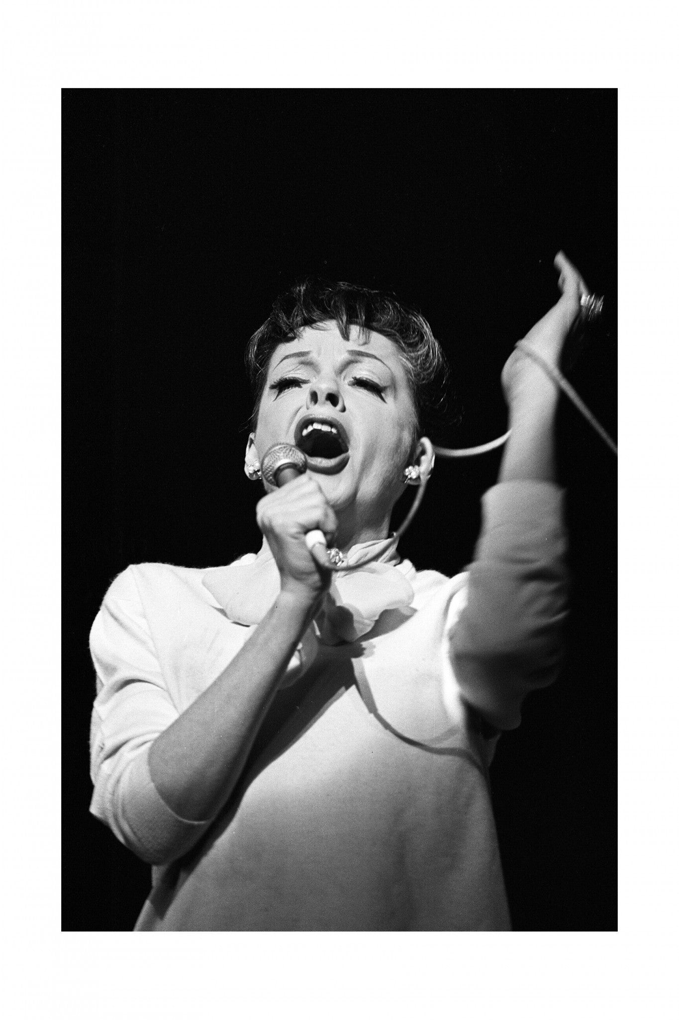Judy Garland - Black and White Stage Portrait, England, 1964 Print (2/3)