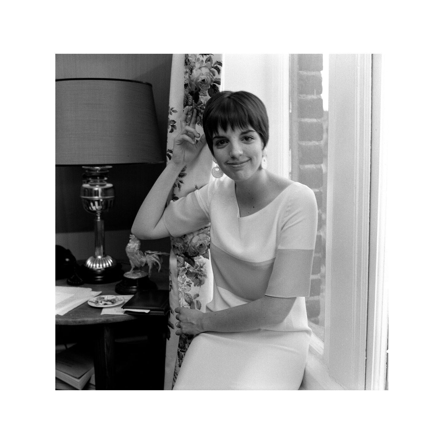 Liza Minnelli - Singer Dressed in White, England, 1966 Print 1