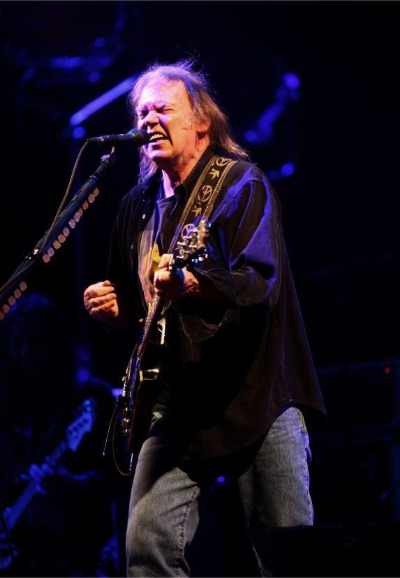 Neil Young - Playing and Singing on Stage, England, 2009 Poster (4/5)