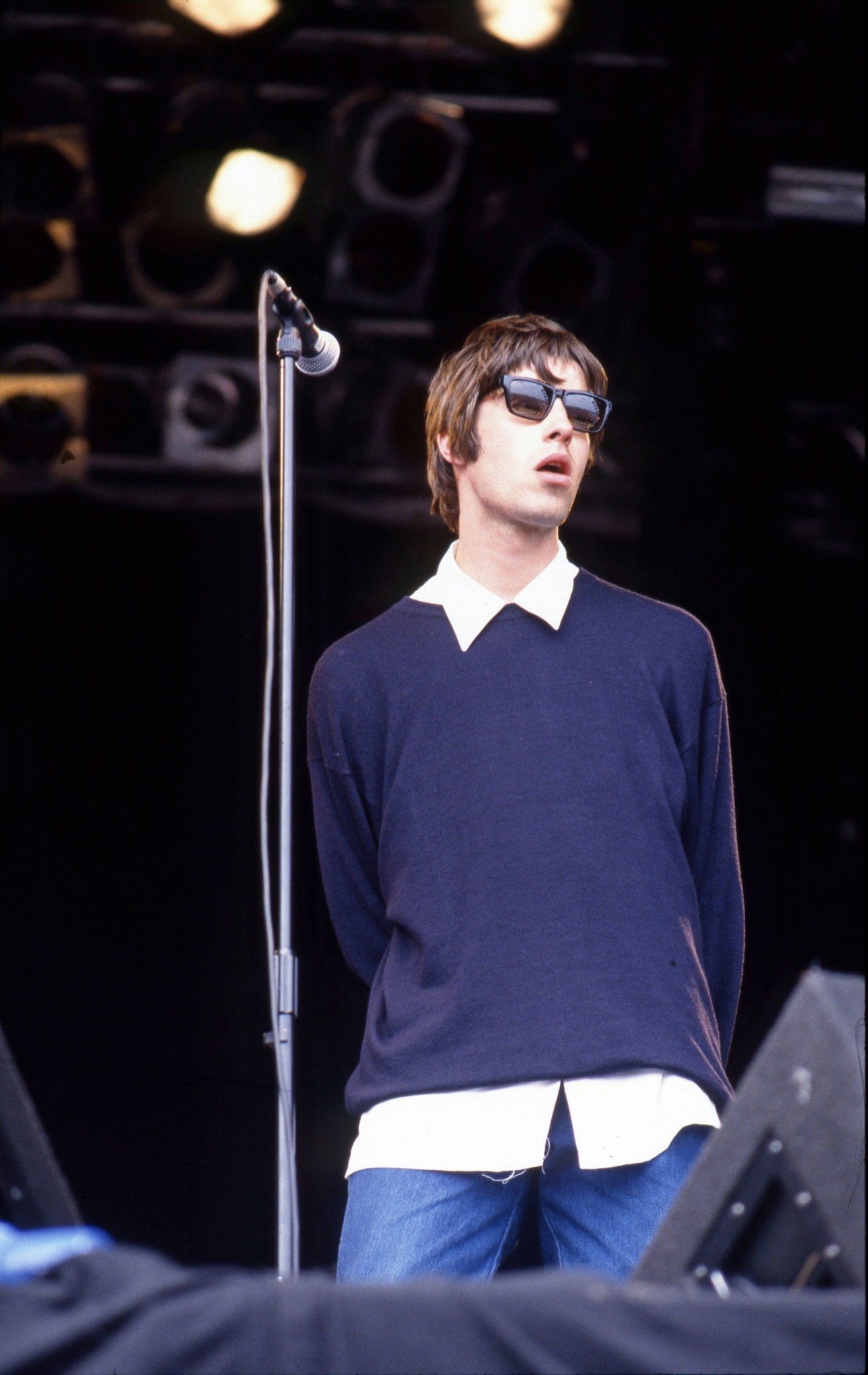 Oasis - Liam Gallagher on Stage at Glastonbury, England, 1994 Poster (2/3)