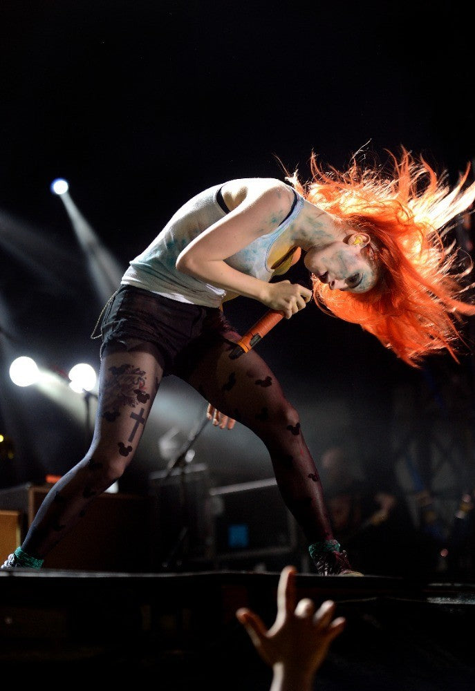 Paramore - Hayley Williams Headbanging on Stage, Australia, 2013 Poster (1/7)