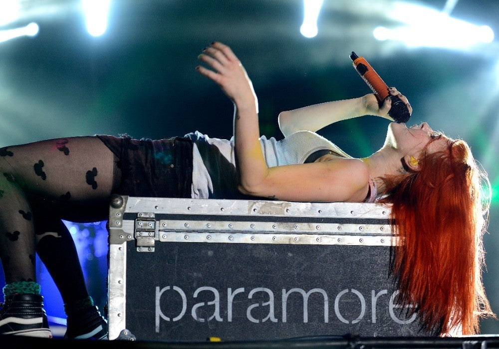 Paramore - Hayley Williams Lies Down on Stage, Australia, 2013 Poster (3/7)