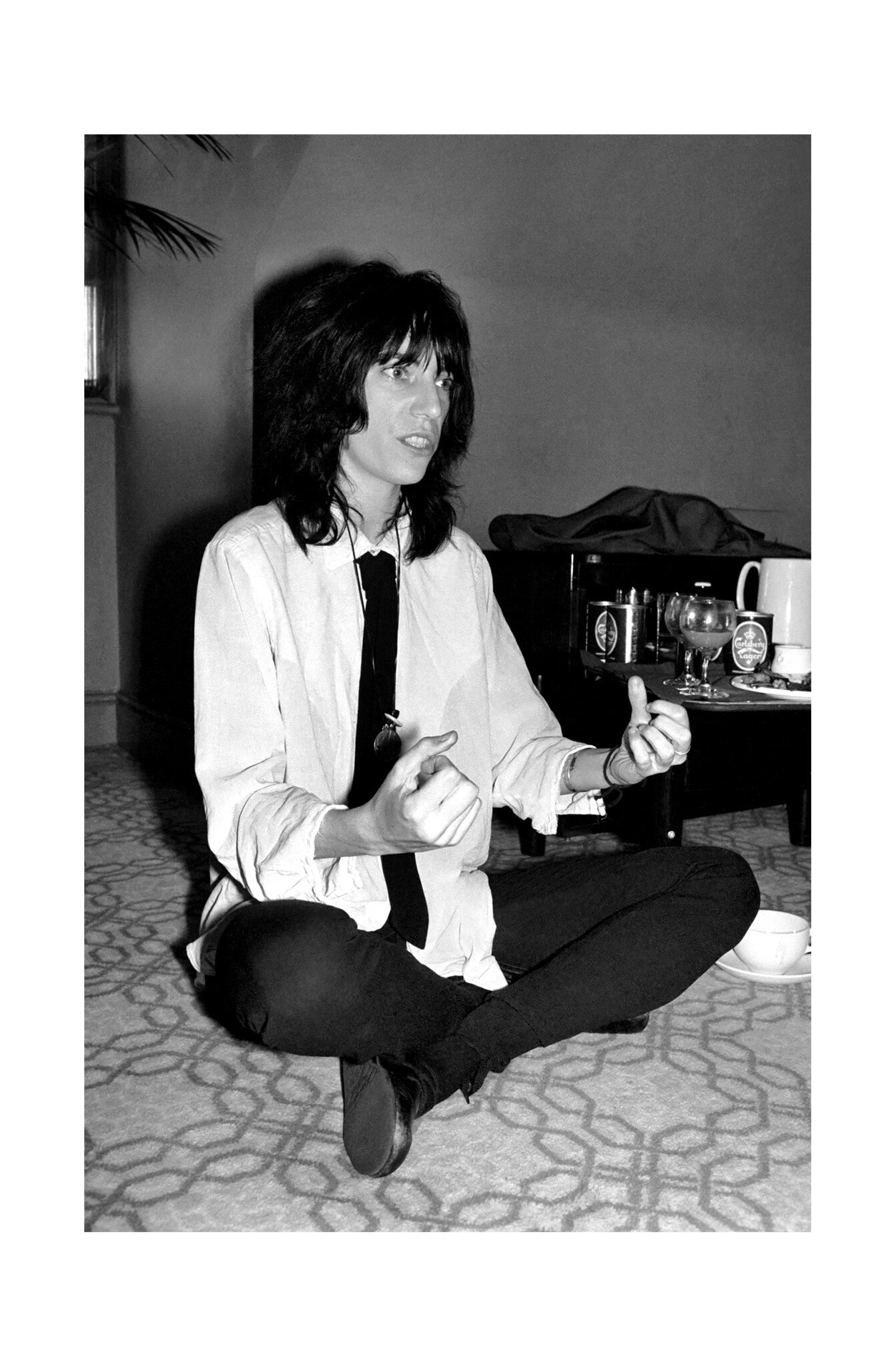 Patti Smith - Sitting on the Floor Drinking Tea, England, 1976 Print