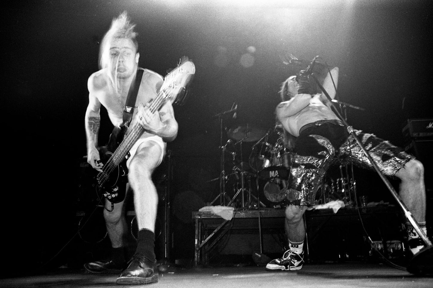 Red Hot Chili Peppers - Flea and Kiedis Rocking the Stage, England, 1989 Poster (1/3)