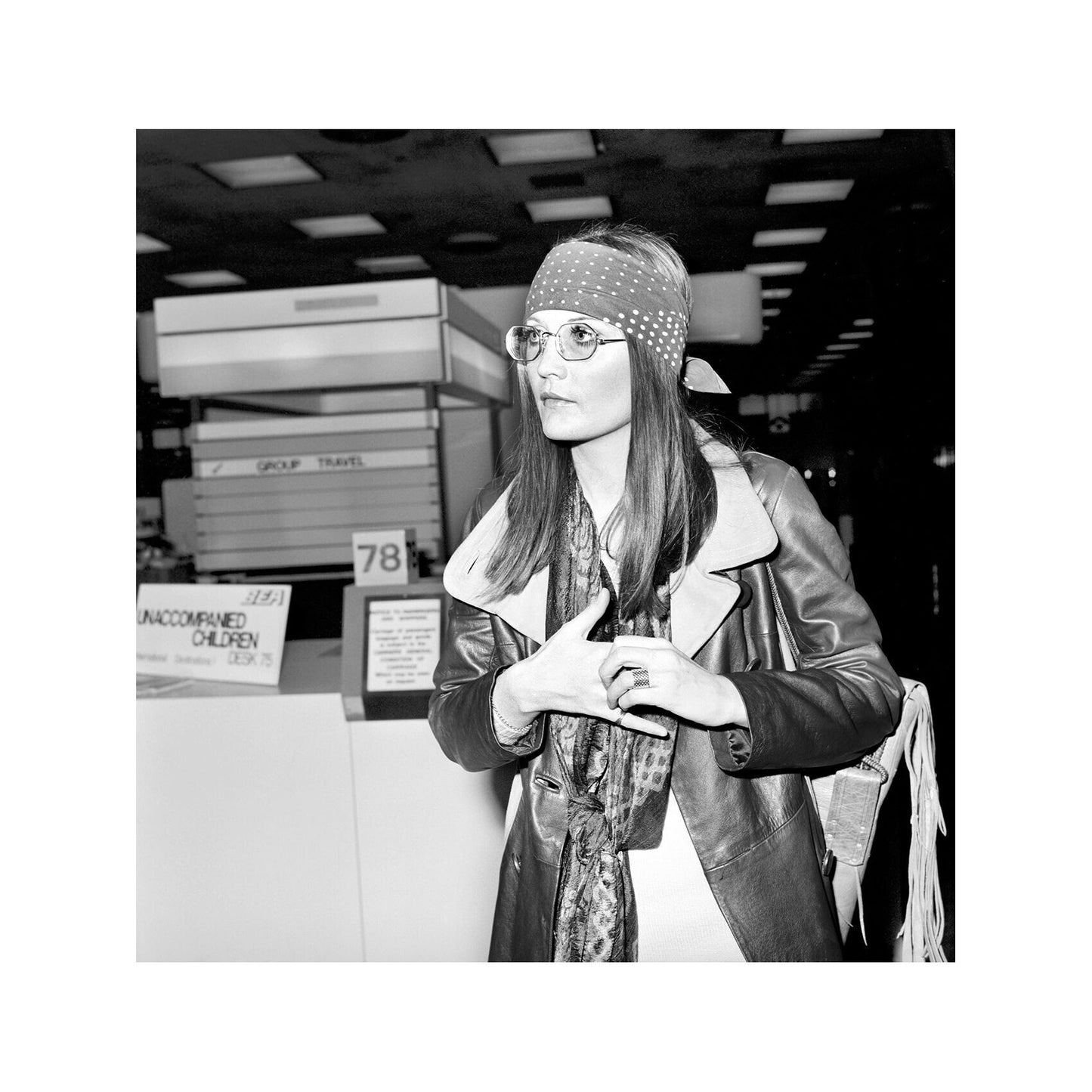 Sandie Shaw - Stylish at Heathrow Airport, England, 1969 Print