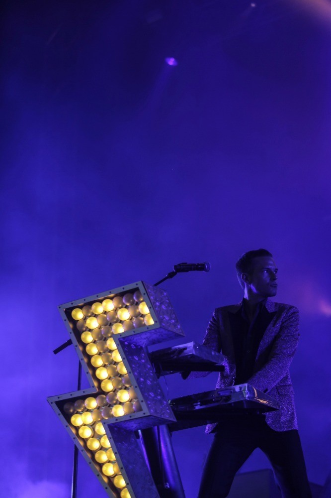 The Killers - Brandon Flowers Playing Keys on Stage, Ireland, 2014 Poster (1/3)