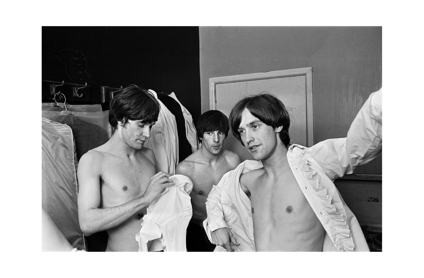 The Kinks - Band Getting Dressed Backstage, 1964 Print