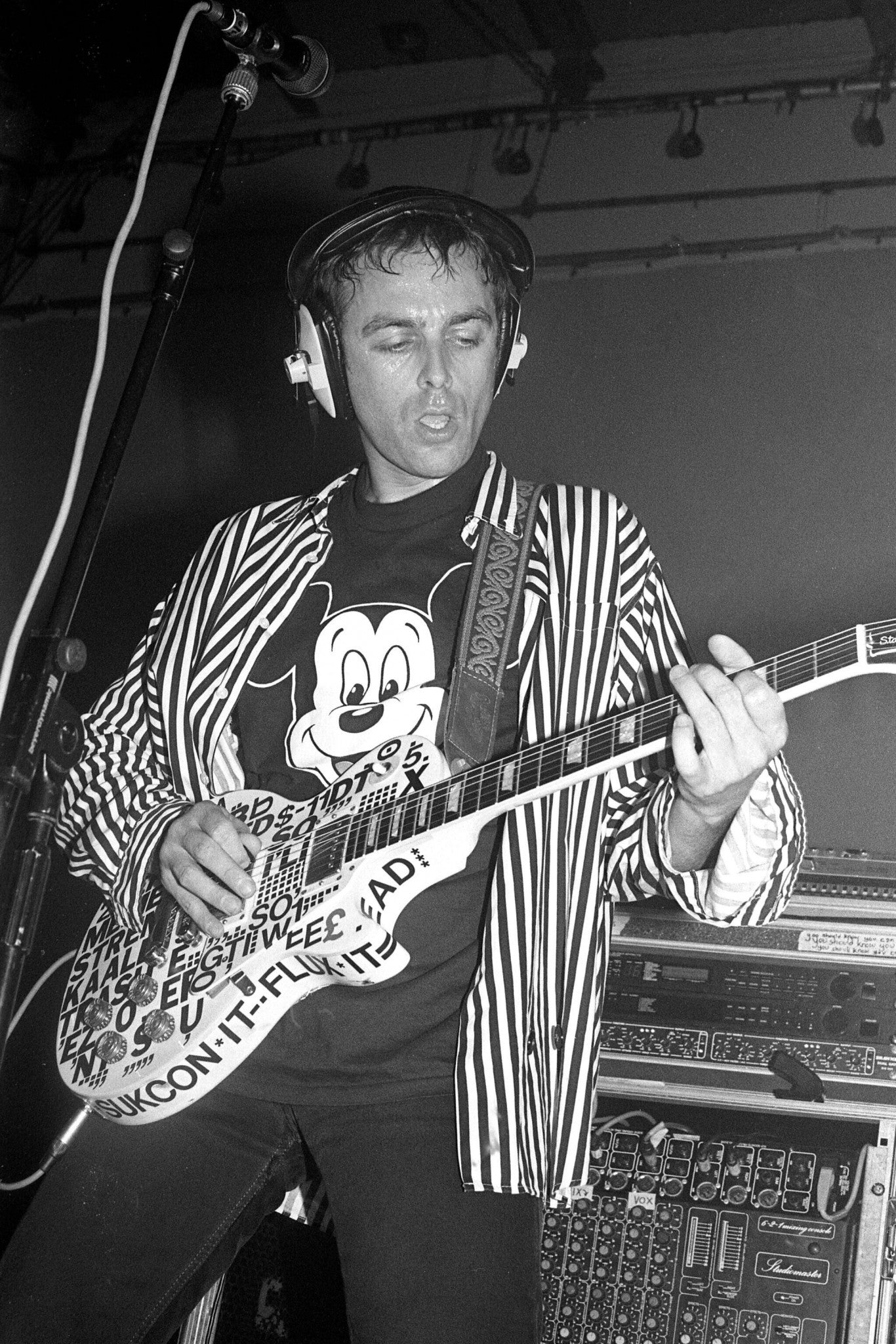 Underworld - Karl Hyde Playing Guitar on Stage, England, 1994 Poster (1/3)